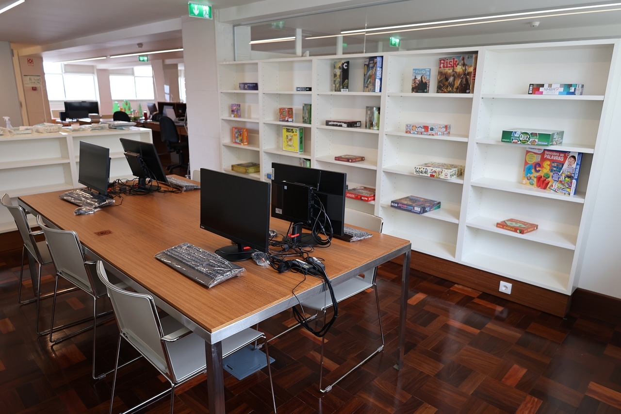 Espaço internet_Piso 1_Easy-Resize.com