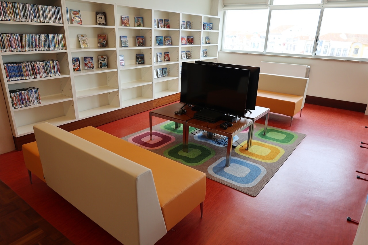 Espaço multimédia_Piso 1_Easy-Resize.com